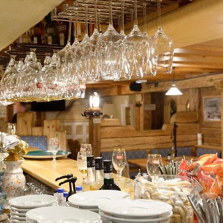 Hôtel 3 étoiles -Restaurant Le Pilatus Courchevel Extérieur photo
