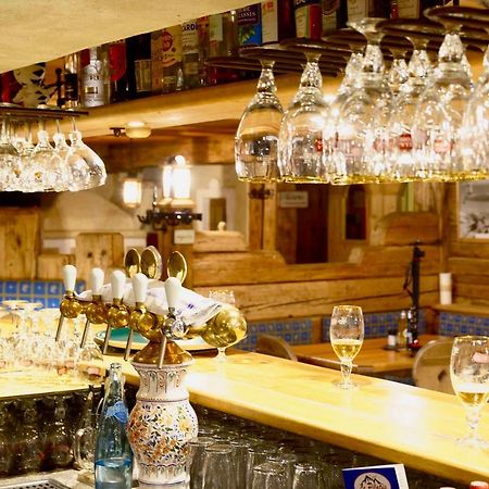 Hôtel 3 étoiles -Restaurant Le Pilatus Courchevel Extérieur photo