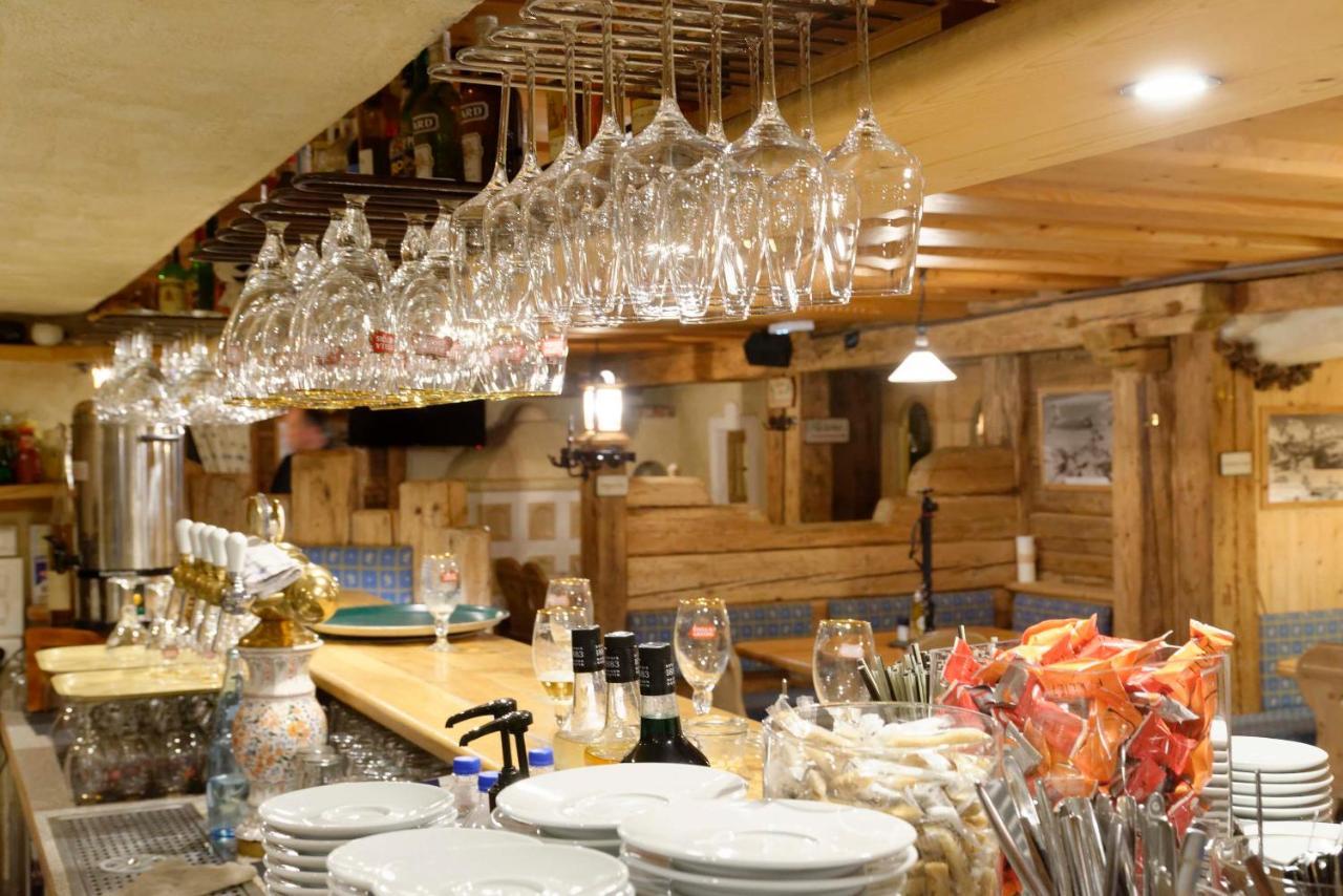 Hôtel 3 étoiles -Restaurant Le Pilatus Courchevel Extérieur photo
