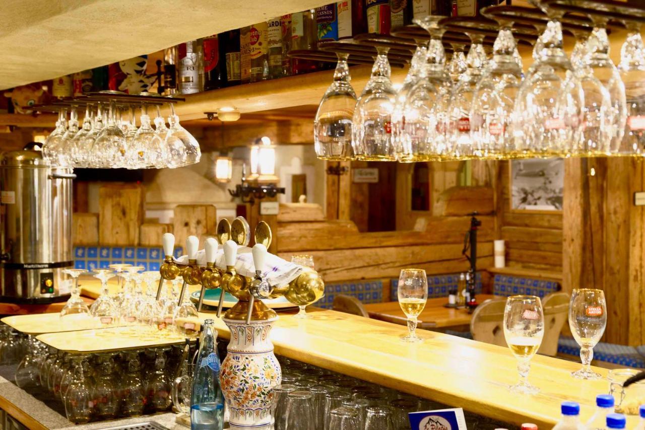 Hôtel 3 étoiles -Restaurant Le Pilatus Courchevel Extérieur photo