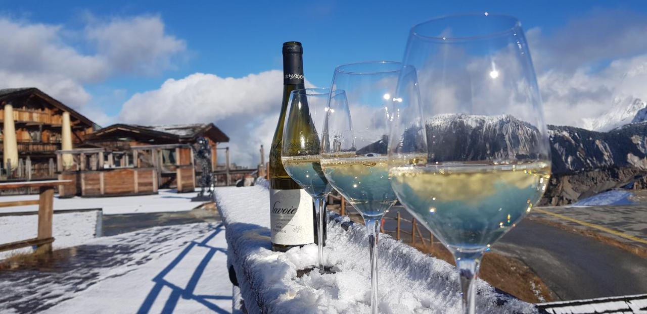 Hôtel 3 étoiles -Restaurant Le Pilatus Courchevel Extérieur photo