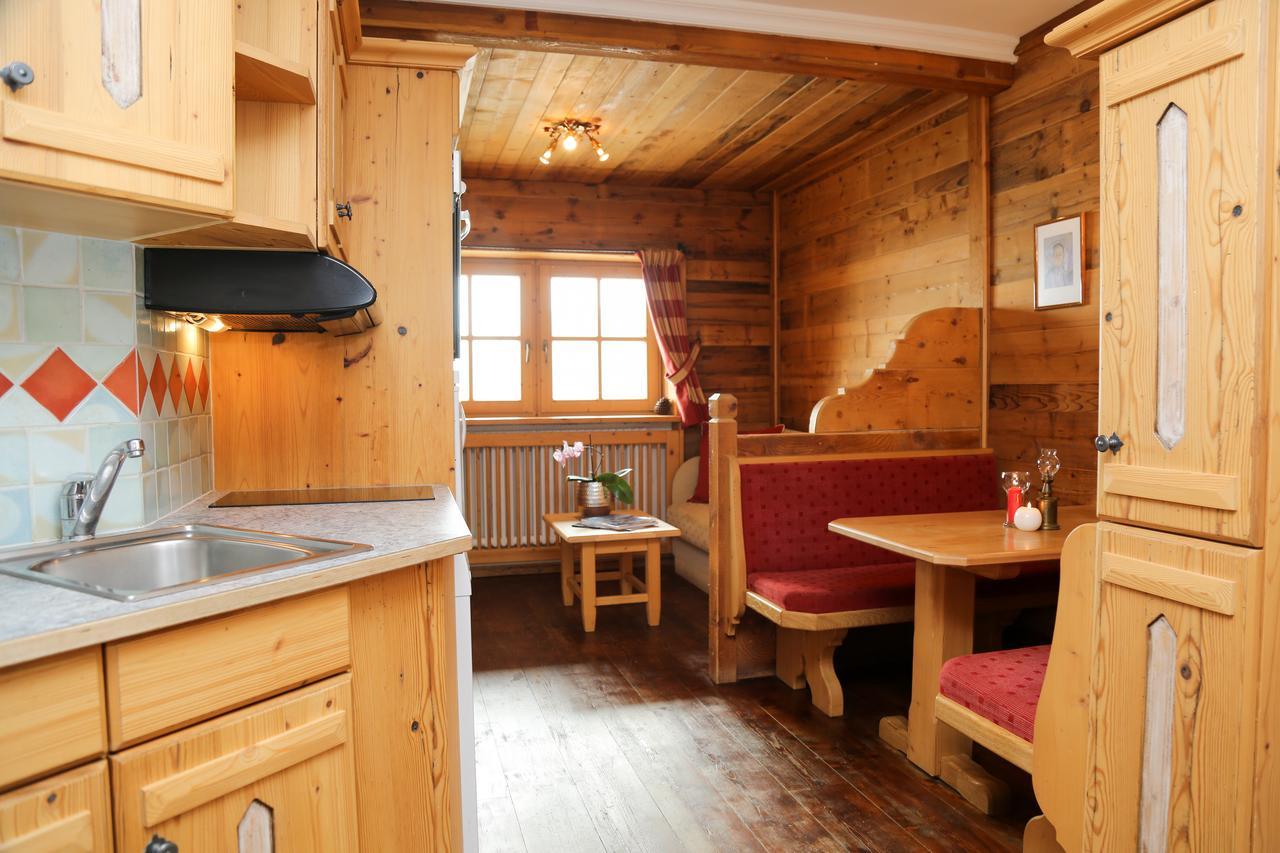 Hôtel 3 étoiles -Restaurant Le Pilatus Courchevel Extérieur photo