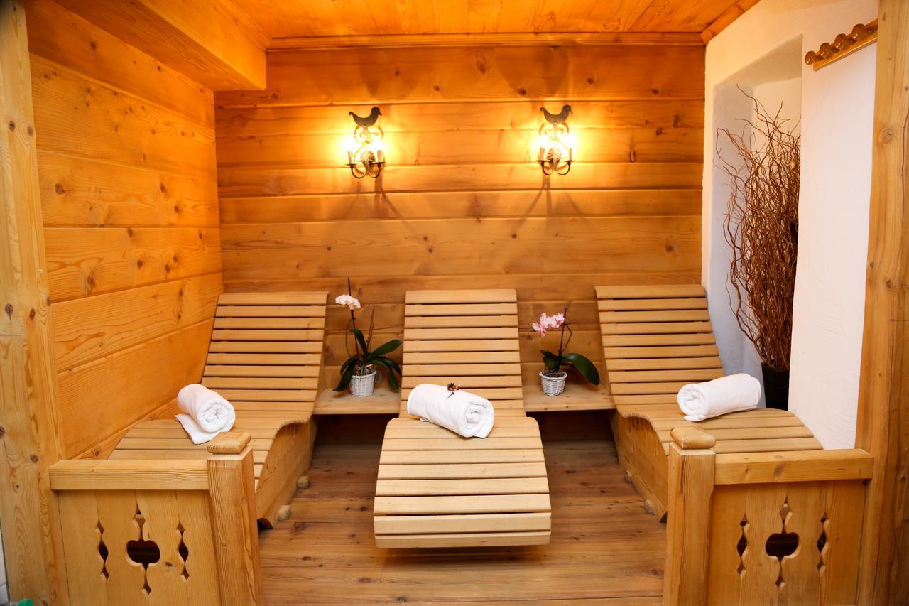Hôtel 3 étoiles -Restaurant Le Pilatus Courchevel Extérieur photo