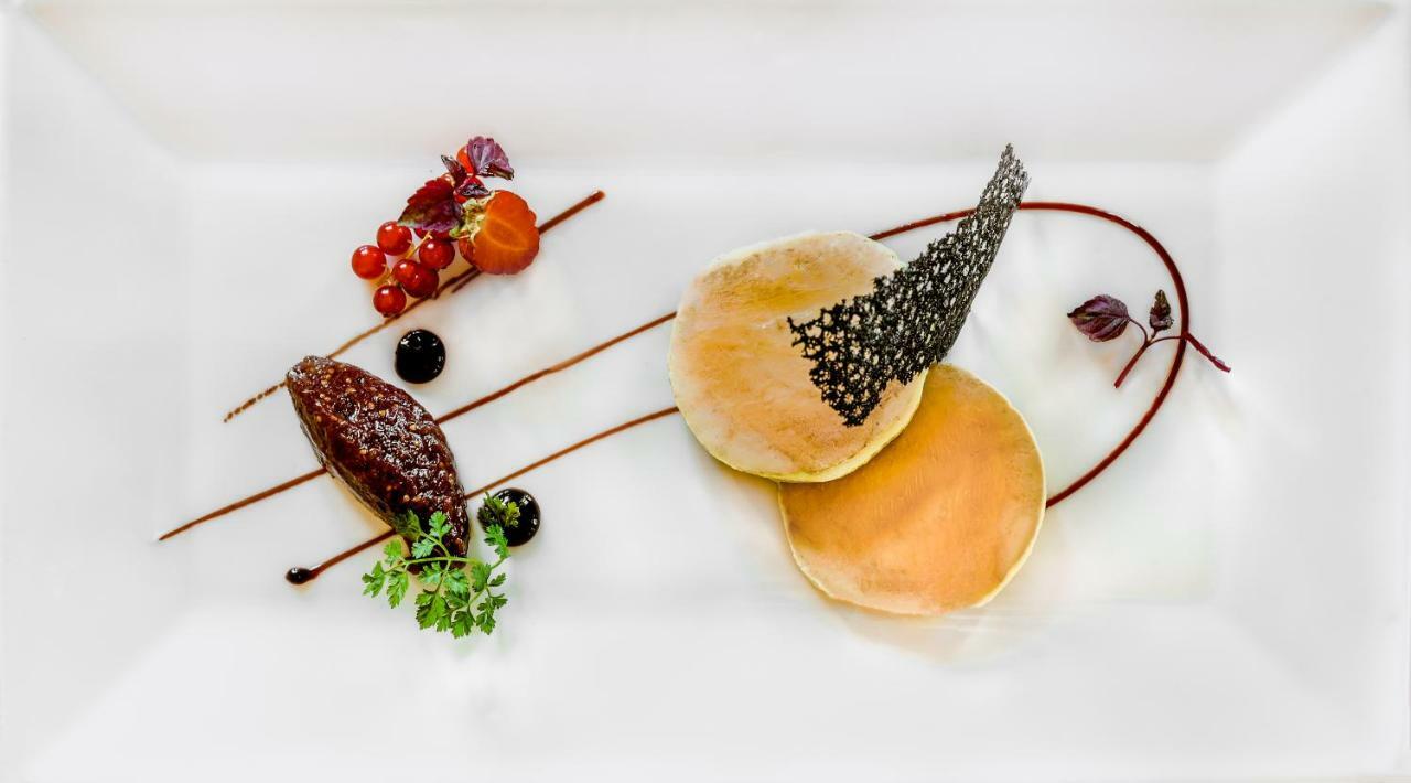Hôtel 3 étoiles -Restaurant Le Pilatus Courchevel Extérieur photo