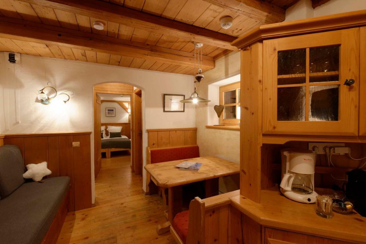 Hôtel 3 étoiles -Restaurant Le Pilatus Courchevel Extérieur photo